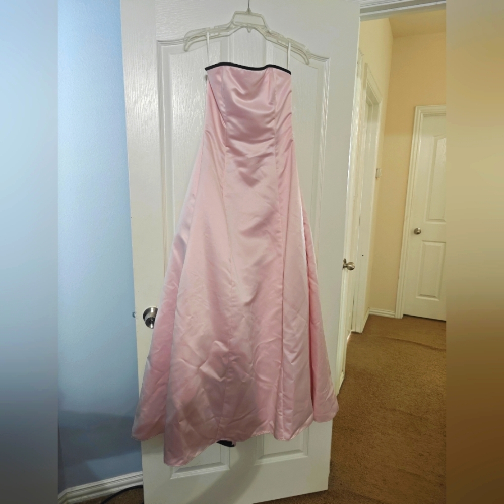 Elegant Pink Strapless Gown